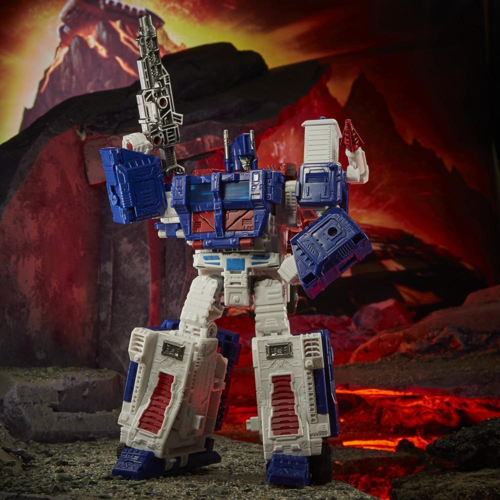 Transformers Generations War for Cybertron: Kingdom Leader WFC-K20 Ultra Magnus product thumbnail 1
